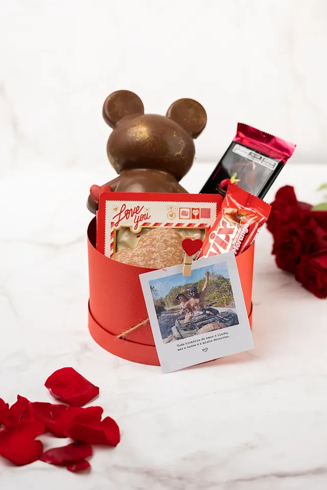 Chocolates, doces e bolos